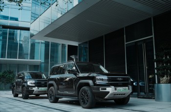 电影《惊蛰无声》车戏太上头！特工开国产车追击，每一帧都燃到窒息